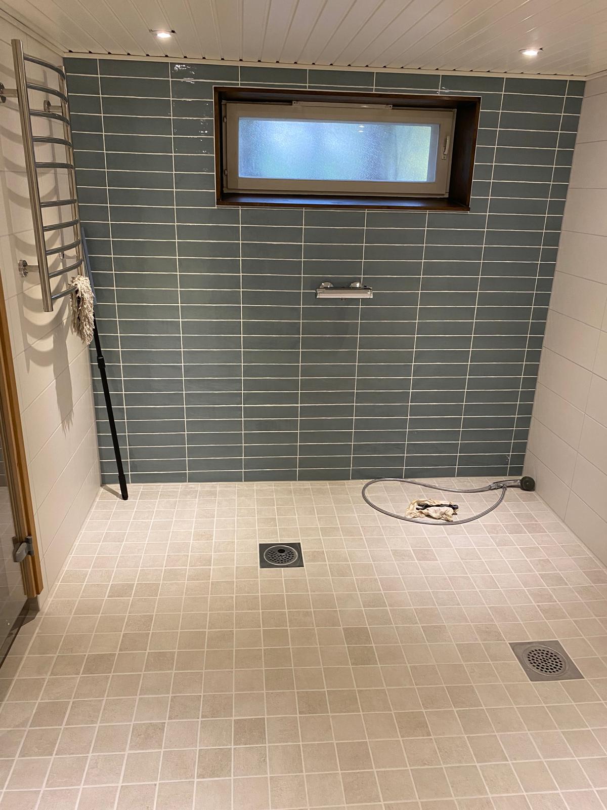 Kylpyhuone mosaiikkilattia